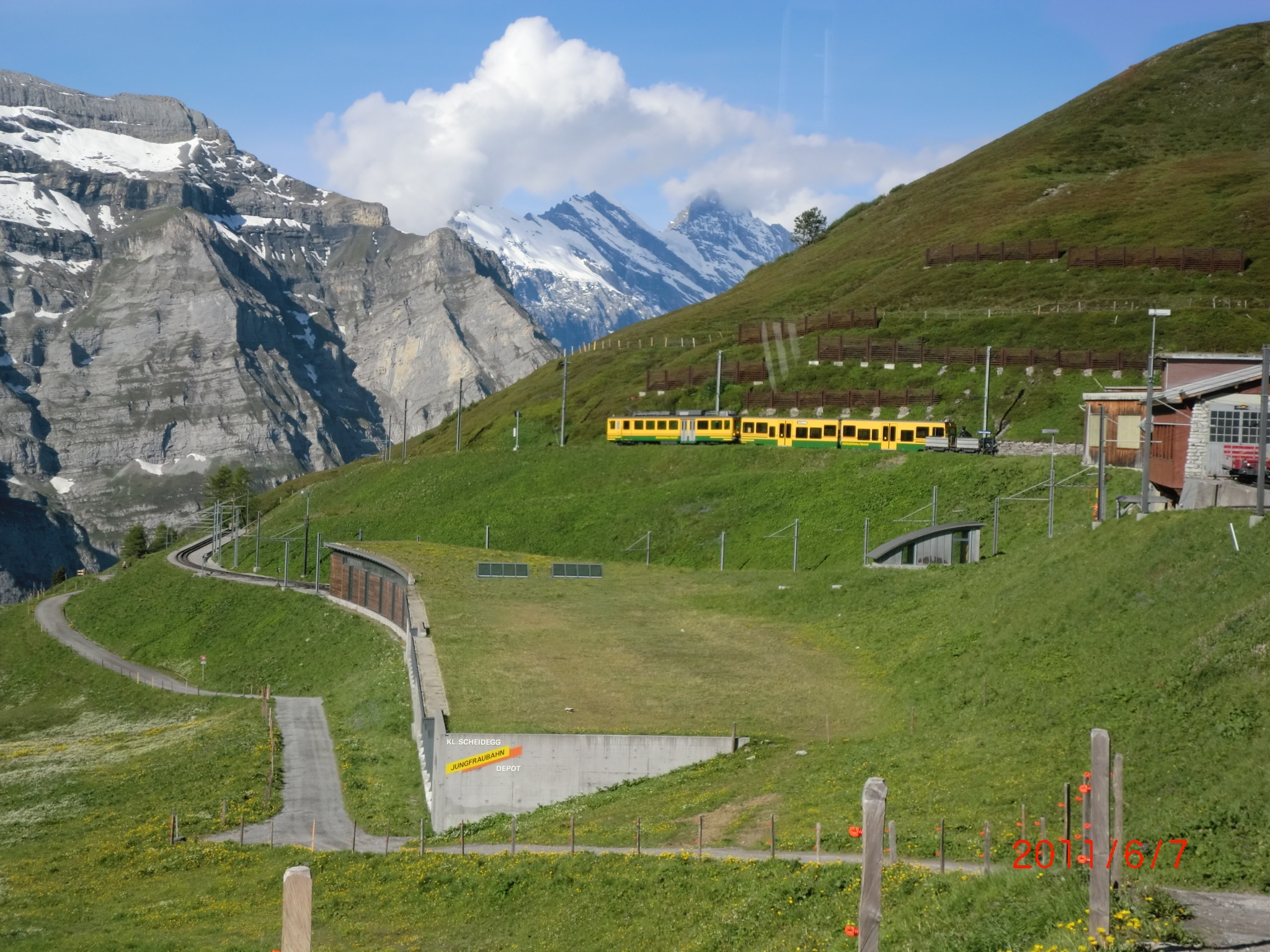 上阿尔比斯山少女峰途中风光